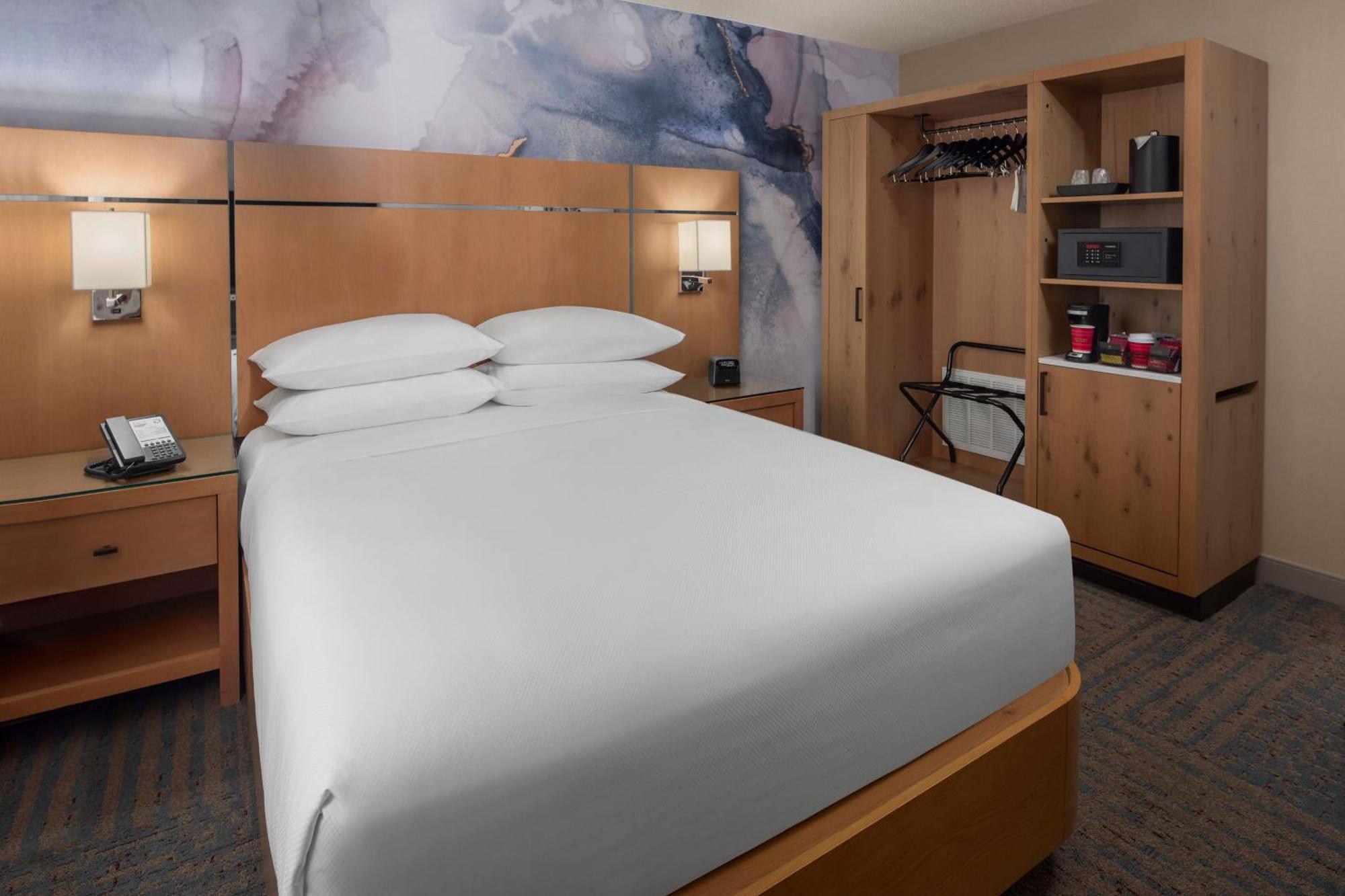 Delta Hotels By Marriott Santa Clara Silicon Valley Exterior photo